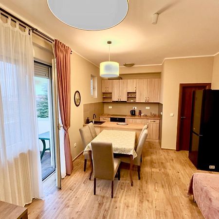 Roomsapartments Popcourt Pančevo Exteriör bild