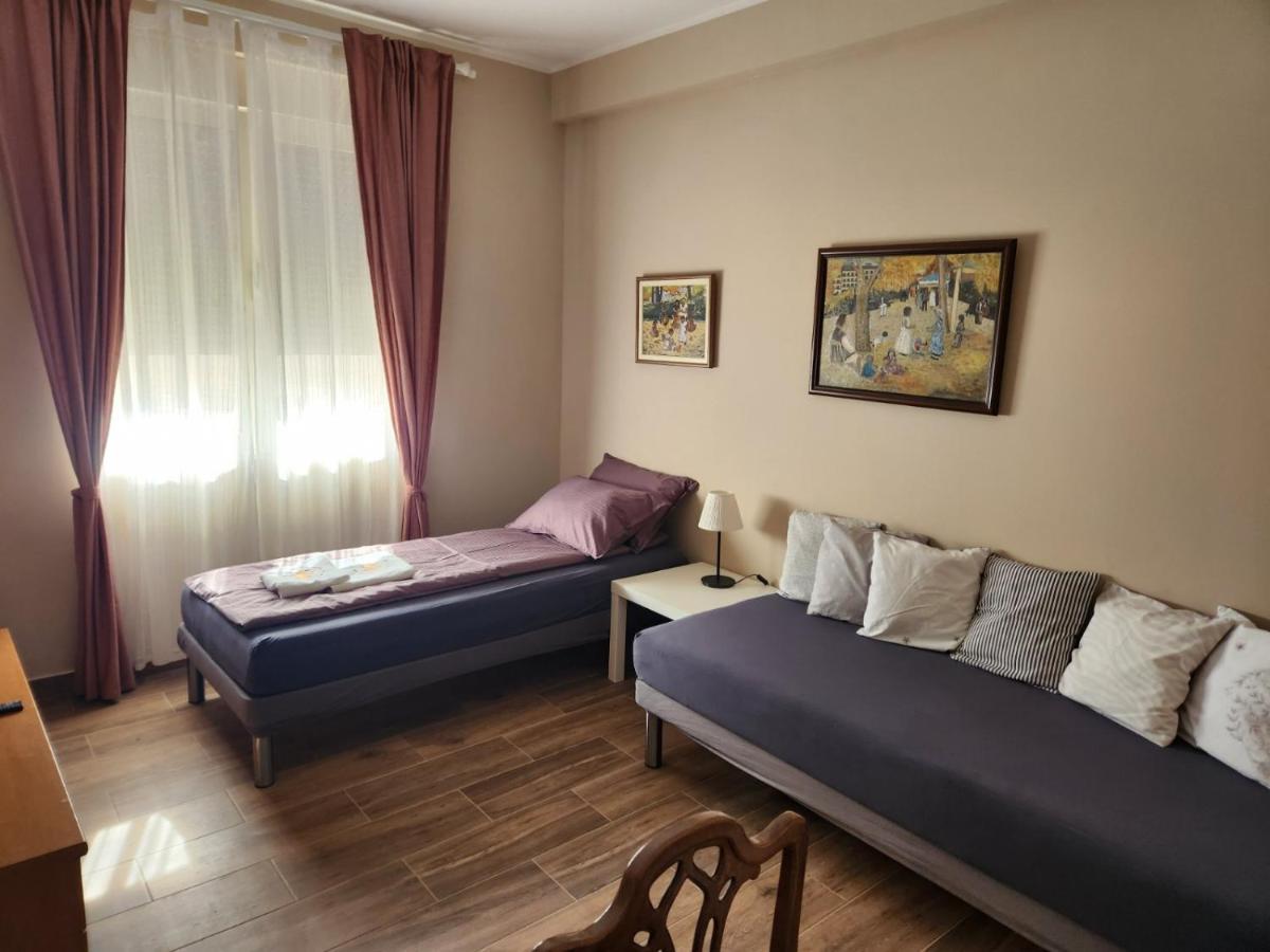 Roomsapartments Popcourt Pančevo Exteriör bild