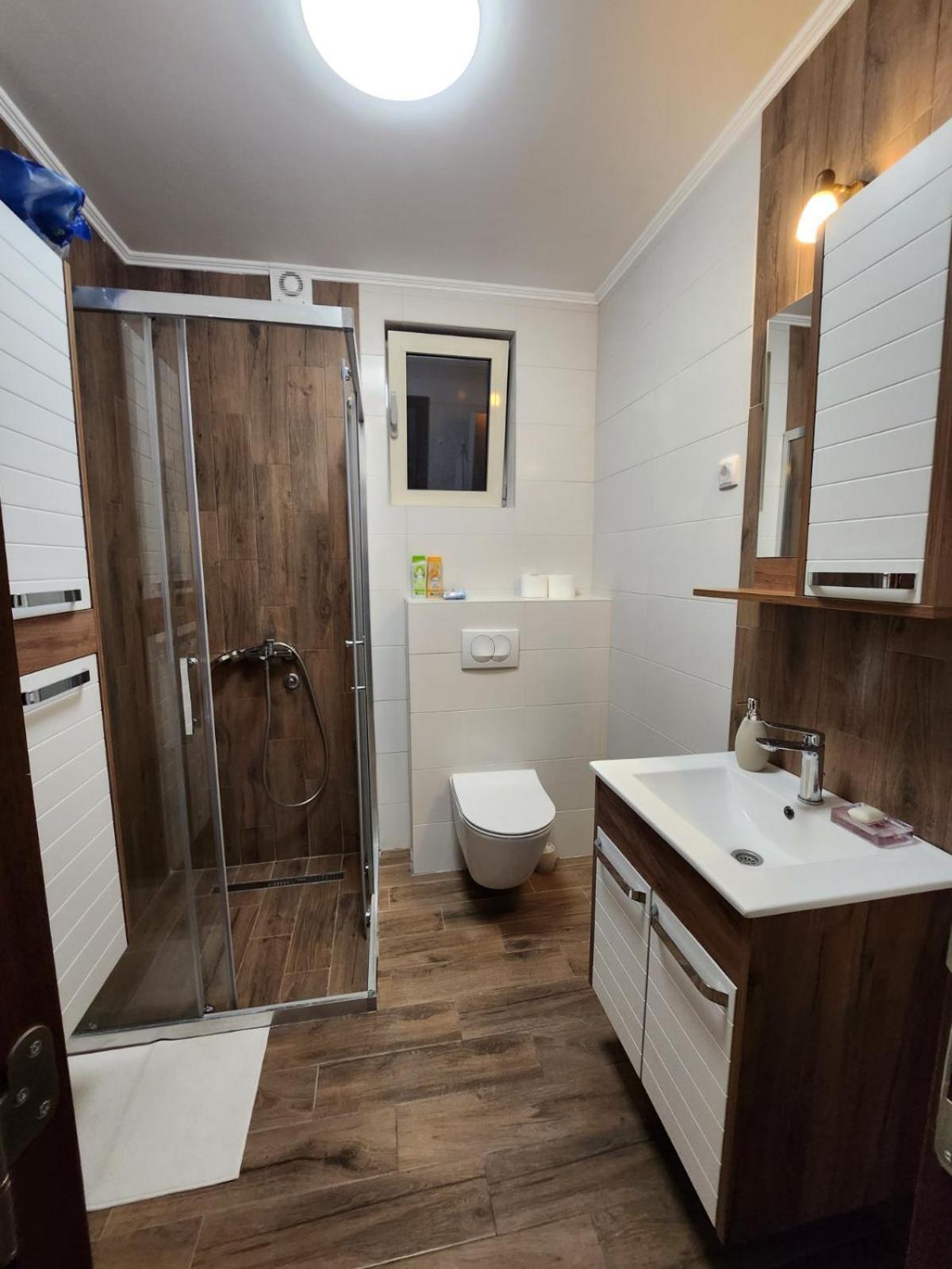 Roomsapartments Popcourt Pančevo Exteriör bild
