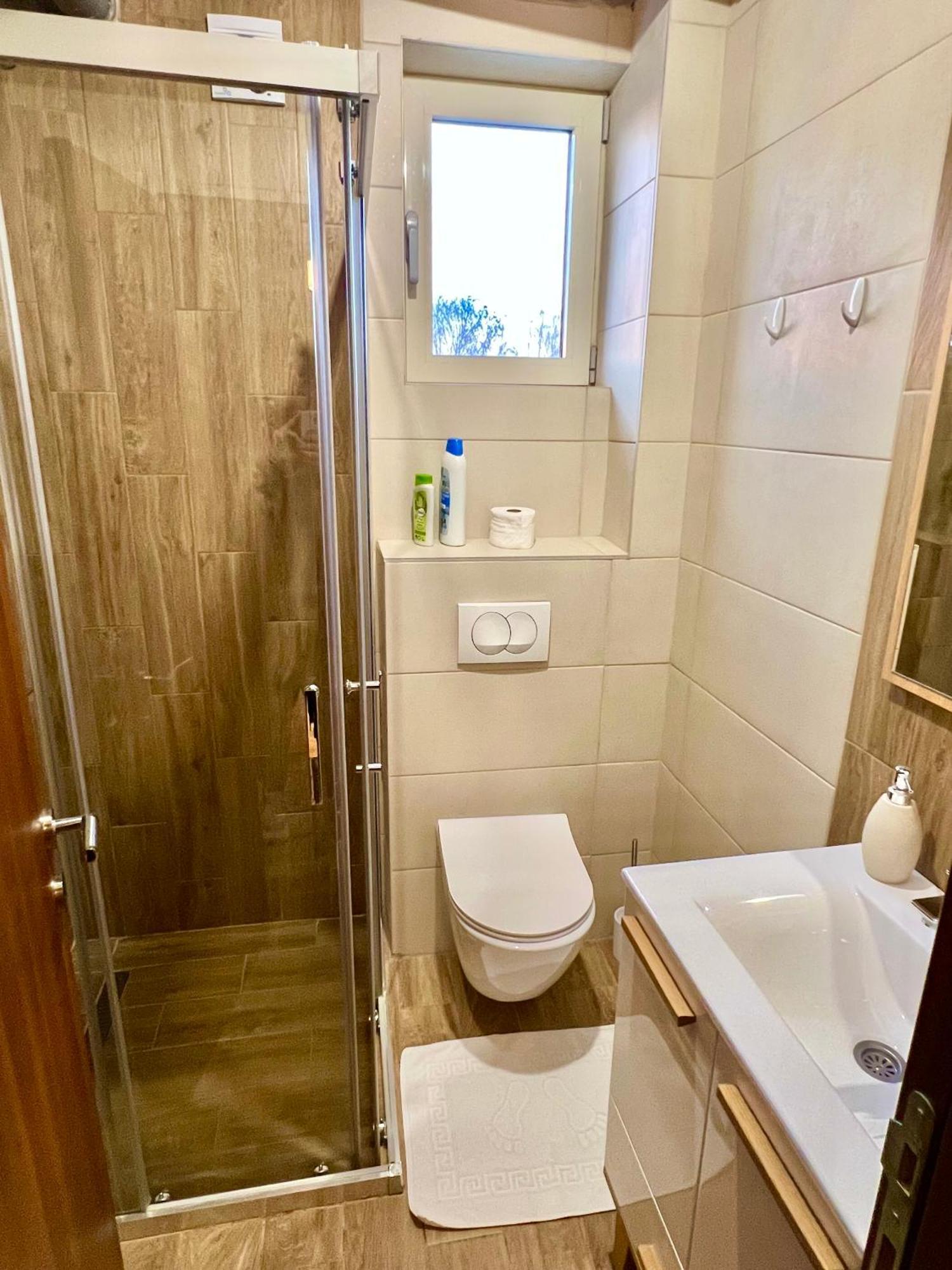 Roomsapartments Popcourt Pančevo Exteriör bild