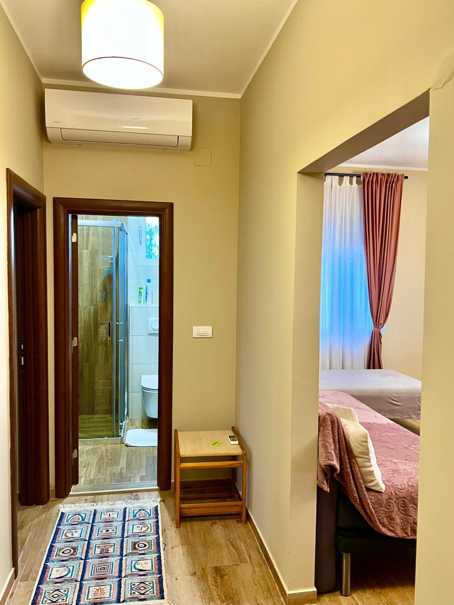 Roomsapartments Popcourt Pančevo Exteriör bild
